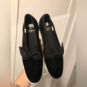 Kate Spade NWOT Black Velvet bow sneakers size 8.5